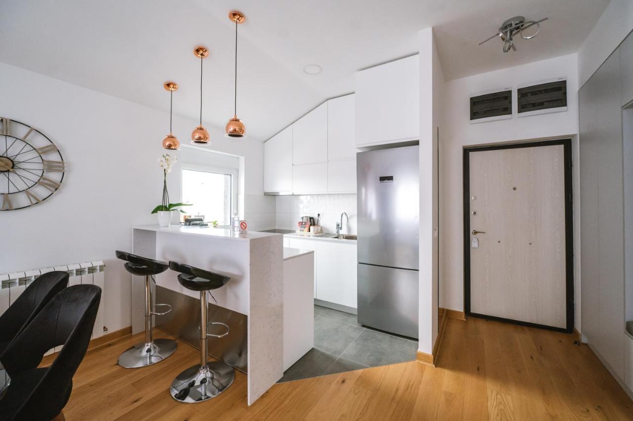 Mikonos Apartman Surcin Екстер'єр фото